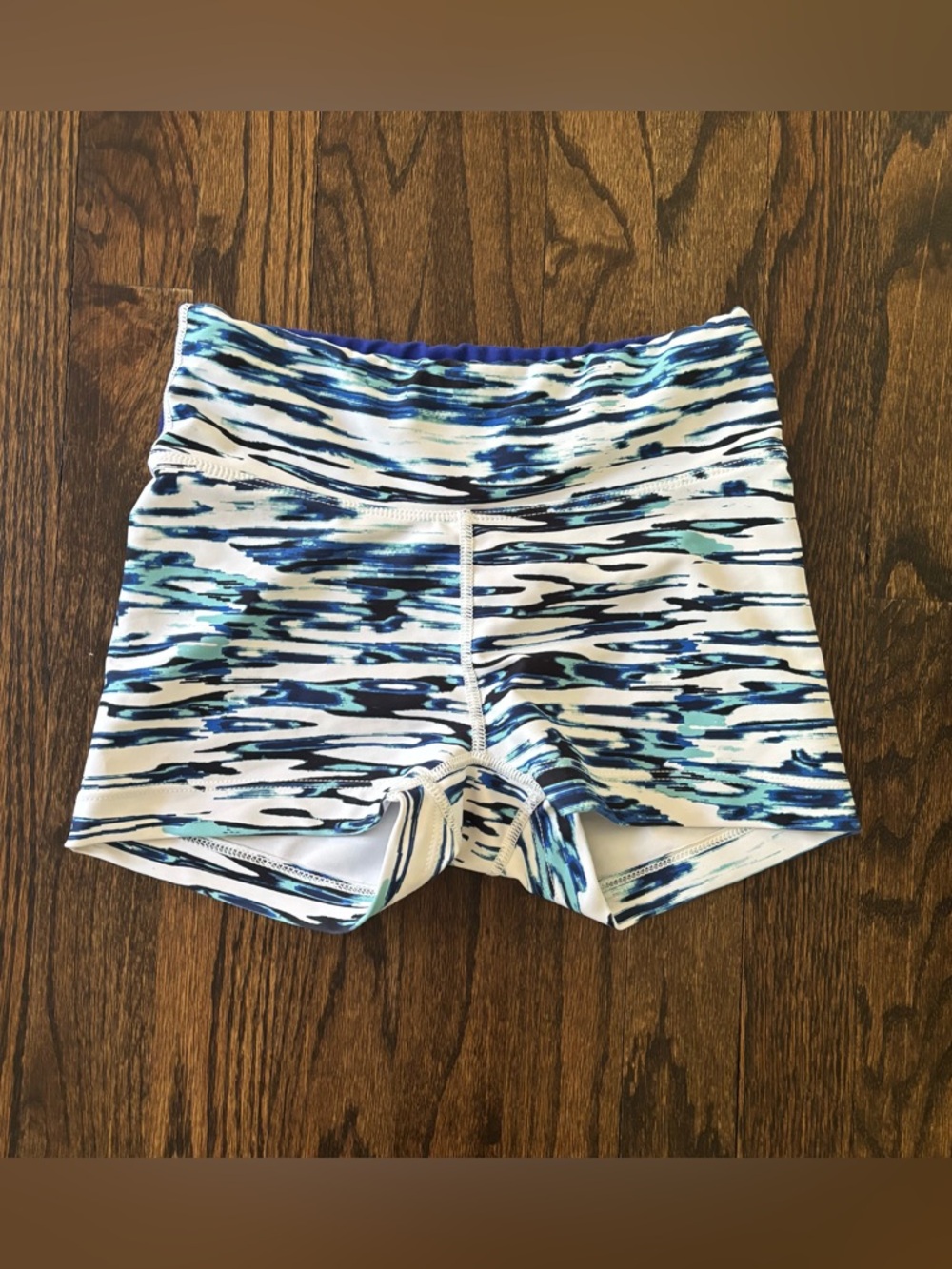 Oiselle women’s bike shorts XS white blue teal Made in USA